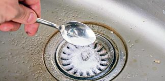Vodoinstalater otkrio jednostavan trik koji sprečava zapušavanje odvoda: Jedna čaša jednom mesečno i zaboravite na majstore!