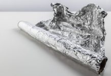 Stavite aluminijsku foliju ispod jastuka prije spavanja, šta se dešava…