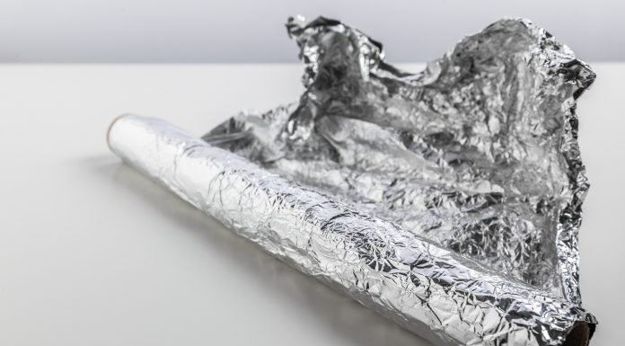 Stavite aluminijsku foliju ispod jastuka prije spavanja, šta se dešava…