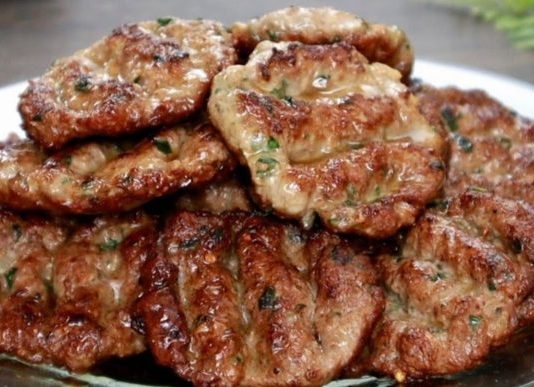 Evo kako Turci prave faširane šnicle: Ne dodaju ni jaja ni prezle, a ukusnije sigurno niste probali