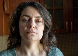 Nakon bolne dijagnoze, muž se spakovao i bez reči me ostavio s dvoje dece: Isplakala sam reku suza, a onda sam ga srela na ulici i shvatila zašto je to uradio