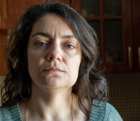 Nakon bolne dijagnoze, muž se spakovao i bez reči me ostavio s dvoje dece: Isplakala sam reku suza, a onda sam ga srela na ulici i shvatila zašto je to uradio