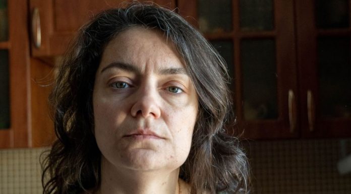 Nakon bolne dijagnoze, muž se spakovao i bez reči me ostavio s dvoje dece: Isplakala sam reku suza, a onda sam ga srela na ulici i shvatila zašto je to uradio