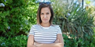 Svekrva se doselila privremeno i sad neće da se iseli, a još je dovela i udvarača: Moj muž je ćutao, pa sam joj ja očitala bukvicu koju će pamtiti dok je živa