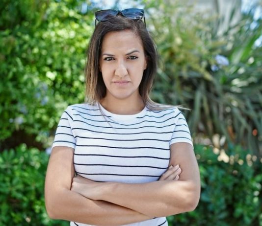 Svekrva se doselila privremeno i sad neće da se iseli, a još je dovela i udvarača: Moj muž je ćutao, pa sam joj ja očitala bukvicu koju će pamtiti dok je živa