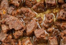 Dok dinstate meso dodajte samo 1 sastojak: Biće toliko mekano i sočno, topiće se u ustima