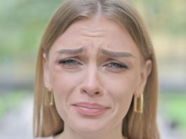 Ova 3 horoskopska znaka bolje da ne izlaze iz kuće: Karma ih stiže u martu 2026.