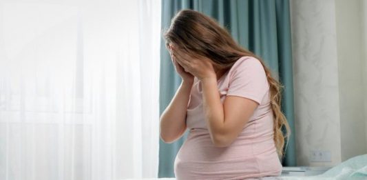 IZBACIO JE TRUDNU ŽENU IZ KUĆE NAKON ŠTO JE ONA UDARILA NJEGOVU MAJKU! Ispovest muškarca koji je morao da bira između ljubavi majke i žene, evo šta se dogodilo