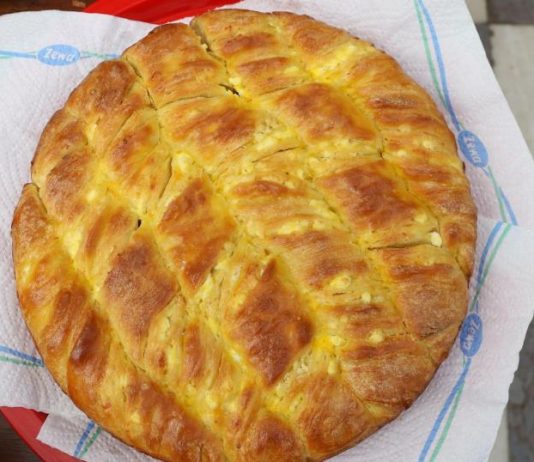 Lisnata pogača sa Zlatara: Recept koji je zaludeo domaćice – mekša od pamuka, hrskava spolja, nestaje za 5 minuta!