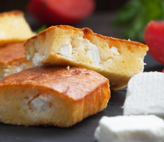 Slasna proja s palentom koja se umuti za 5 minuta: Ne mrvi se, ostaje sveža danima, a pravi se očas posla (MERE NA ČAŠE)