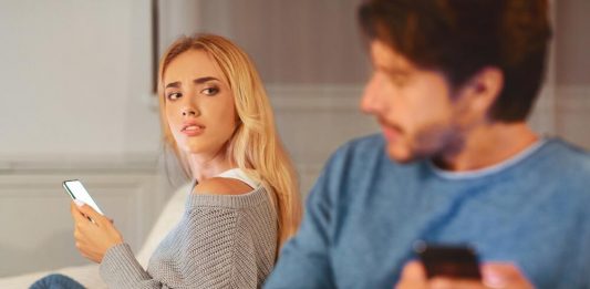 Kako za 30 sekundi otkriti da li vas partner vara? Detektiv podelio najbrži način da proverite sumnjate li s razlogom