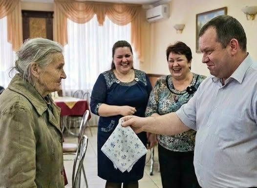 Pokrij se, ne sramoti našu porodicu!!!!!