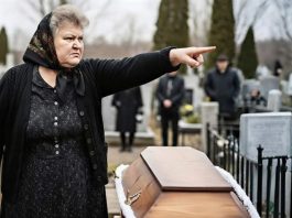 Tokom sahrane mog dvomjesečnog sina, svekrva je rekla da se sve desilo zbog mene, a u odgovoru je moja starija kćerka iznenada šapnula: “Mama, mogu li ti reći šta je baka radila s bratom?” 😨😱