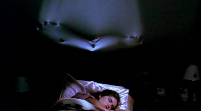 EVO ŠTA ZNAČI KADA SANJATE MRTVU OSOBU: Ovo je pokušaj da se pošalje poruka!