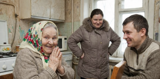 Ključevi iznenađenja: Neobičan susret sa budućom svekrvom koji je promenio sve