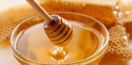 EVO ŠTA SE DESI KAD POJEDEMO KAŠIKU MEDA PRED SPAVANJE: Iznenadit ćete se