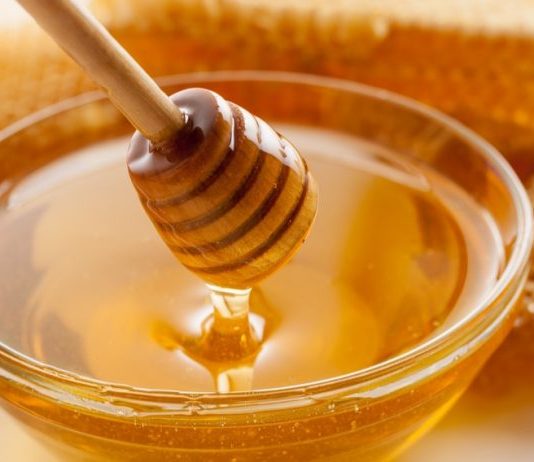 EVO ŠTA SE DESI KAD POJEDEMO KAŠIKU MEDA PRED SPAVANJE: Iznenadit ćete se