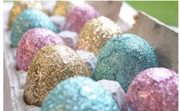 Zaboravite na lukovinu, travu i čarape: Ovog Uskrsa hit su svetlucava jaja, a treba vam samo 1 namirnica