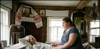 „Baka na Samrti Ostavila Šokantnu Poruku: ‘Nemoj Zvati Doktore, Pogledaj Ispod Komode…’“