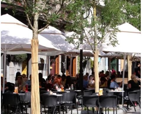 Gost zvao konobara da mu objasni grešku u računu i pita “Momak, šta si ti imao iz matematike”, a zbog njegovog odgovora je propao u zemlju