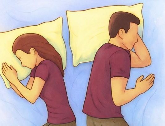 Šta govori o vašoj vezi kada vaš partner spava okrenut vam leđima