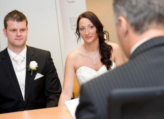 JOŠ NA VJENČANJU ZNAMO KO ĆE SE RAZVESTI: Matičari otkrili šta odaje parove! Ovo su NEPOGRIJEŠIVI ZNACI da će DOĆI do razlaza