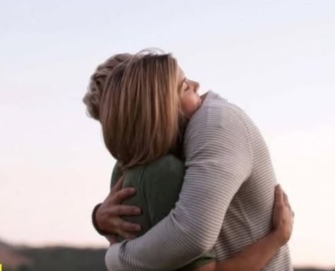 Kada te muškarac pritisne uz sebe… šta to znači?