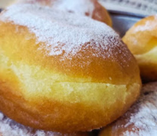 U testo za krofne dodajte samo jedan sastojak: Biće lepše i mekše nego ikad, a ostaju sveže i trećeg dana