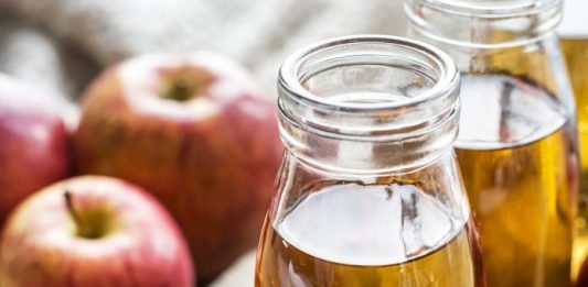 KAŠIKA JABUKOVOG SIRĆETA PRED SPAVANJE UKLANJA 10 ZDRAVSTVENIH TEGOBA: Nismo imali pojma, EVO U ČEMU JE TAJNA