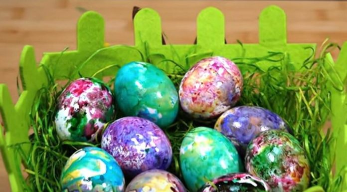 Farbanje jaja folijom je NAJJEDNOSTAVNIJA TEHNIKA: Izgledaju kao umjetnička djela