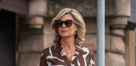 8 stvari koje nakon 50. godine pojeftinjuju izgled: Otkrijte kombinacije koje će učiniti da izgledate otmeno