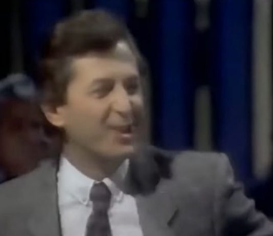 Naš čuveni pevač godinama varao ženu, a onda je ljubavnica otkrila detalje koji su tresi Srbiju: Pod stare dane postao hadžija i promenio život iz korena