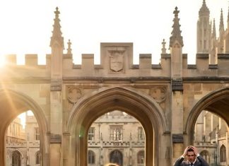 Izbacili su je jer je “neplodna”, a pet godina kasnije kleknuli su pred njenom djecom