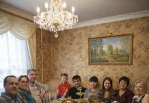 Pukla sam za stolom: Svekrva je cijelu večer ponižavala mene i moju hranu, ali moj potez ih je ostavio bez riječi