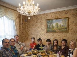 Pukla sam za stolom: Svekrva je cijelu večer ponižavala mene i moju hranu, ali moj potez ih je ostavio bez riječi