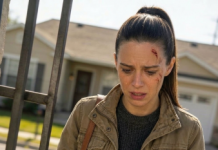 Dok sam izlazila iz kuće svojih svekra i svekrve s ničim, moj tast mi je pružio crnu plastičnu kesu i rekao: „Baci ovo putem.“ Ali kad sam je otvorila na kapiji…