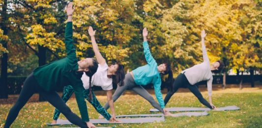 DA IZBACITE VIŠAK VODE POTREBAN VAM JE JEDAN VITAMIN: NI NOGE VAM VIŠE NEĆE OTICATI, SAMO GA UBACITE U ISHRANU!