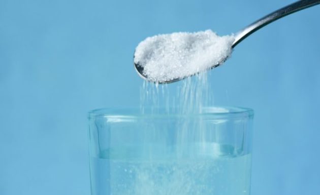 Čaša slane vode je nešto što bi obavezno trebali svaki dan piti, evo zašto