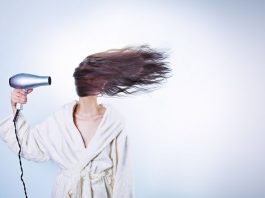 Spavate li sa mokrom kosom? ONDA OVO ODMAH PROČITAJTE