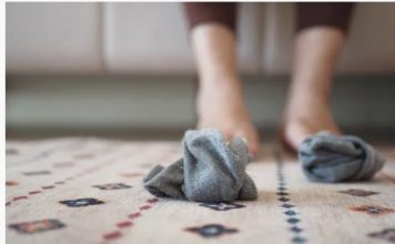 Nikada ne ostavljajte čarape pored kreveta: Evo i zašto