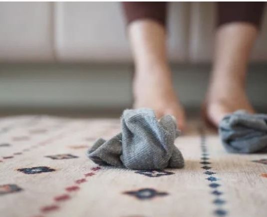 Nikada ne ostavljajte čarape pored kreveta: Evo i zašto