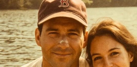 Danijel je s ženom za praznike otišao u vikendicu iz koje se nikad nisu vratili: 32 godine kasnije stari fotoaparat pronađen na dnu jezera otkriva mračnu istinu