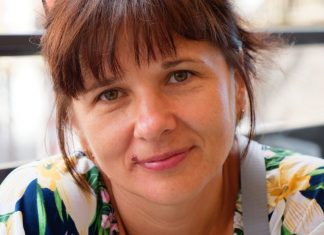 Draganu iz Pančeva muž je ostavio sa 3 ćerke i svekrvom: “Sama sam cepala drva da bih ih poslala na ekskurziju, a onda videla šta njihov otac za to vreme radi”