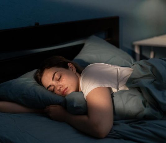 IMATE PROBLEMA SA SPAVANJEM? Uzmite pola žličice i spavat ćete kao beba!