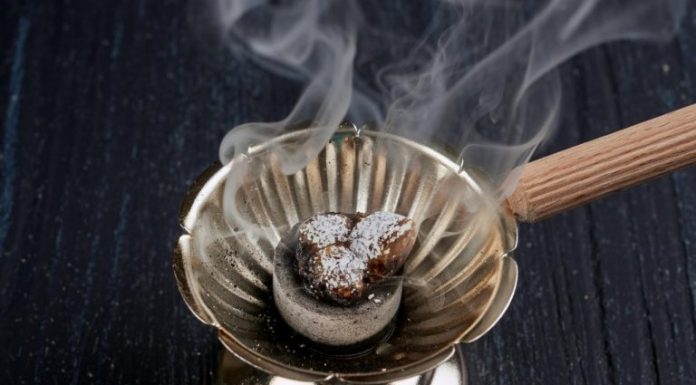 EVO ZAŠTO I KAKO PRAVILNO TREBA OKADITI KUĆU: Mnogi Srbi prave veliku grešku, a nisu ni svesni šta RADE