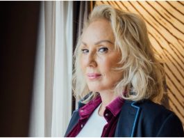 “JA SAM BRENINA KĆERKA” Pjevačica je ovu ženu godinama krila od javnosti, otkrivena istina o njihovom odnosu!