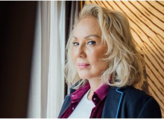 “JA SAM BRENINA KĆERKA” Pjevačica je ovu ženu godinama krila od javnosti, otkrivena istina o njihovom odnosu!