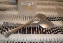 Komšinica mi je rekla zašto uvijek drži kašiku u zamrzivaču: Više joj se ne smijem i radim isto!