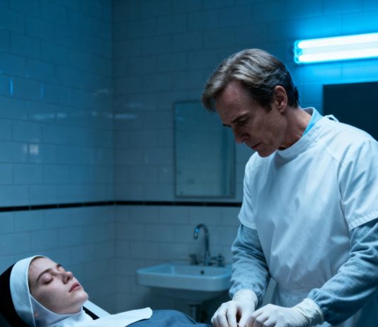 Doveli su tijelo časne sestre u mrtvačnicu, ali kada su počeli rezati njezin habit, pojavila se poruka: