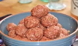 U mleveno meso uvek dodajte ovaj sastojak: Bilo da pravite ćufte ili punite paprike, napraviće čudo